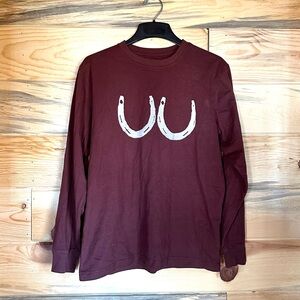Horseshoe Tee